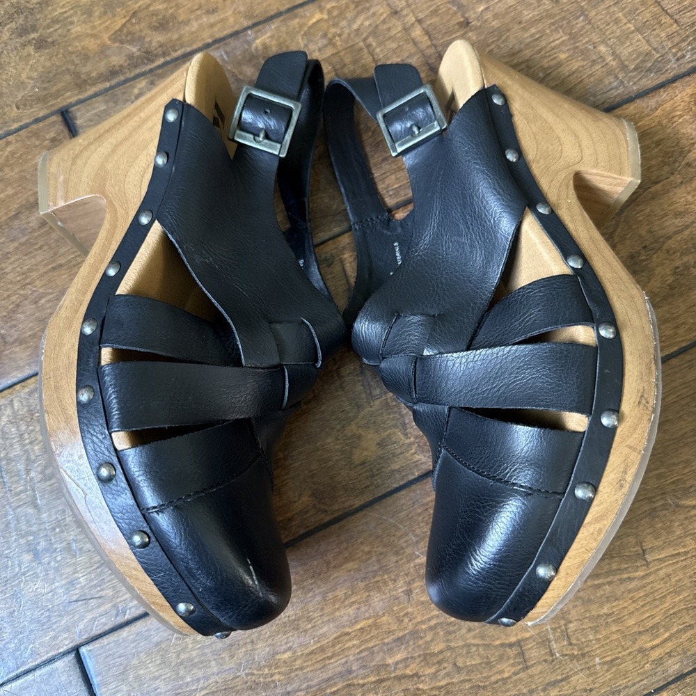 Korks Wynne Women 9 Black Leather Woven Slingback Studded Wood Platform Clogs